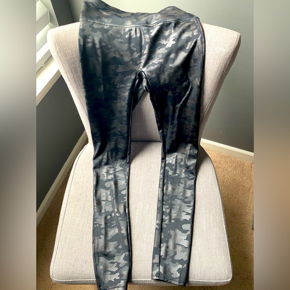 SPANX Camo leather leggings - Picture 1 of 1